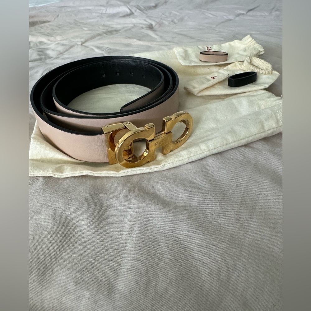 Women’s Ferragamo reversible belt